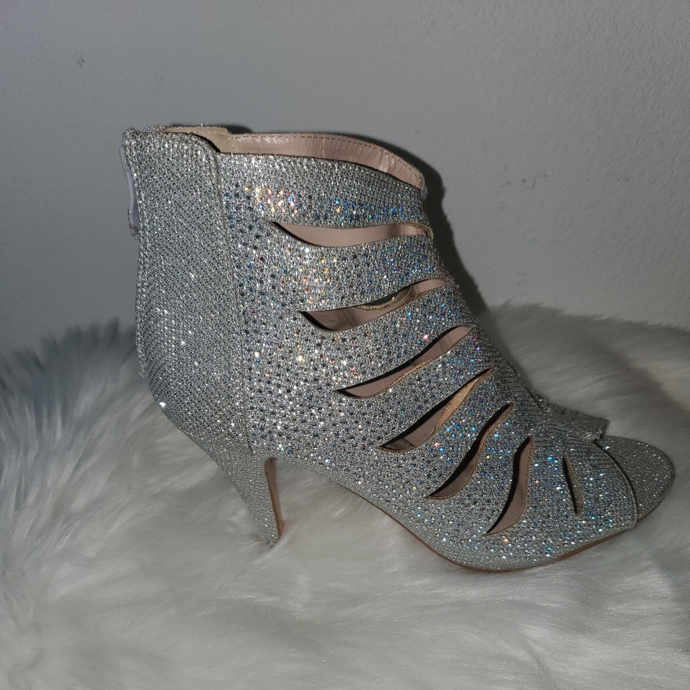 Shoes - Picture 3 of 3